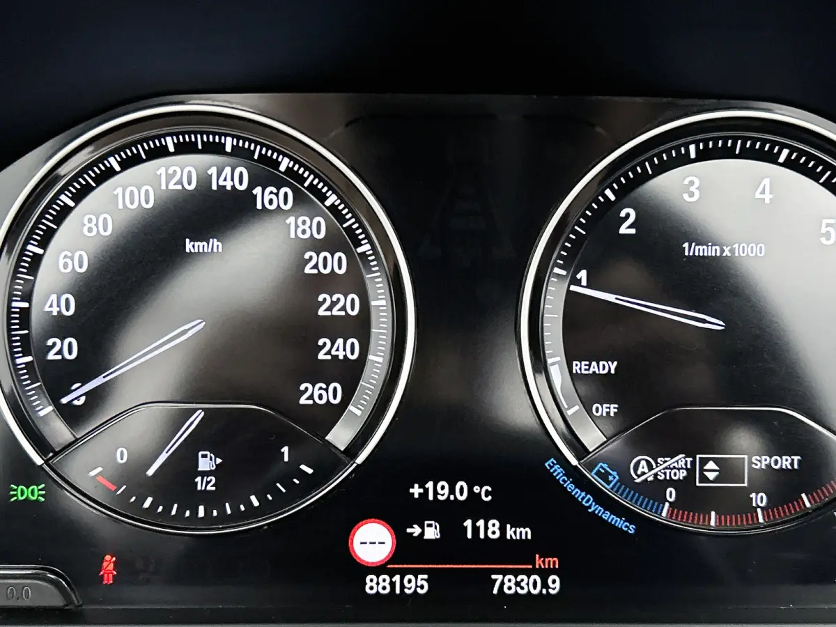218i High Executive M-pakket (Volledig Dealer OnH, Camera, StoelV, Harman/ Kardon, Navi Pro, Lane Assist, Etc)