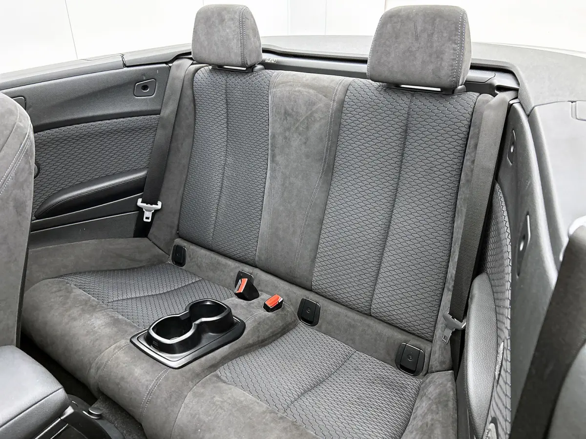 218i High Executive M-pakket (Volledig Dealer OnH, Camera, StoelV, Harman/ Kardon, Navi Pro, Lane Assist, Etc)