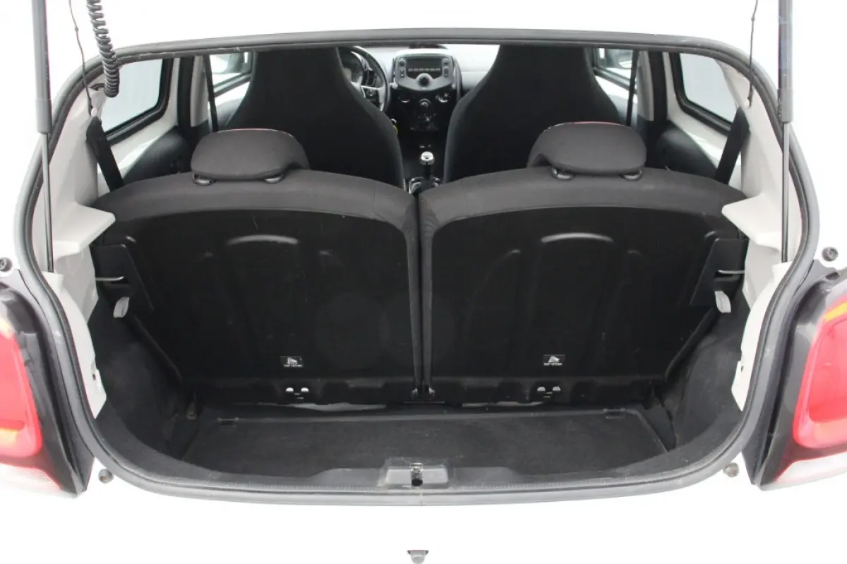 1.0 VTi Feel 5 Deurs - Airco