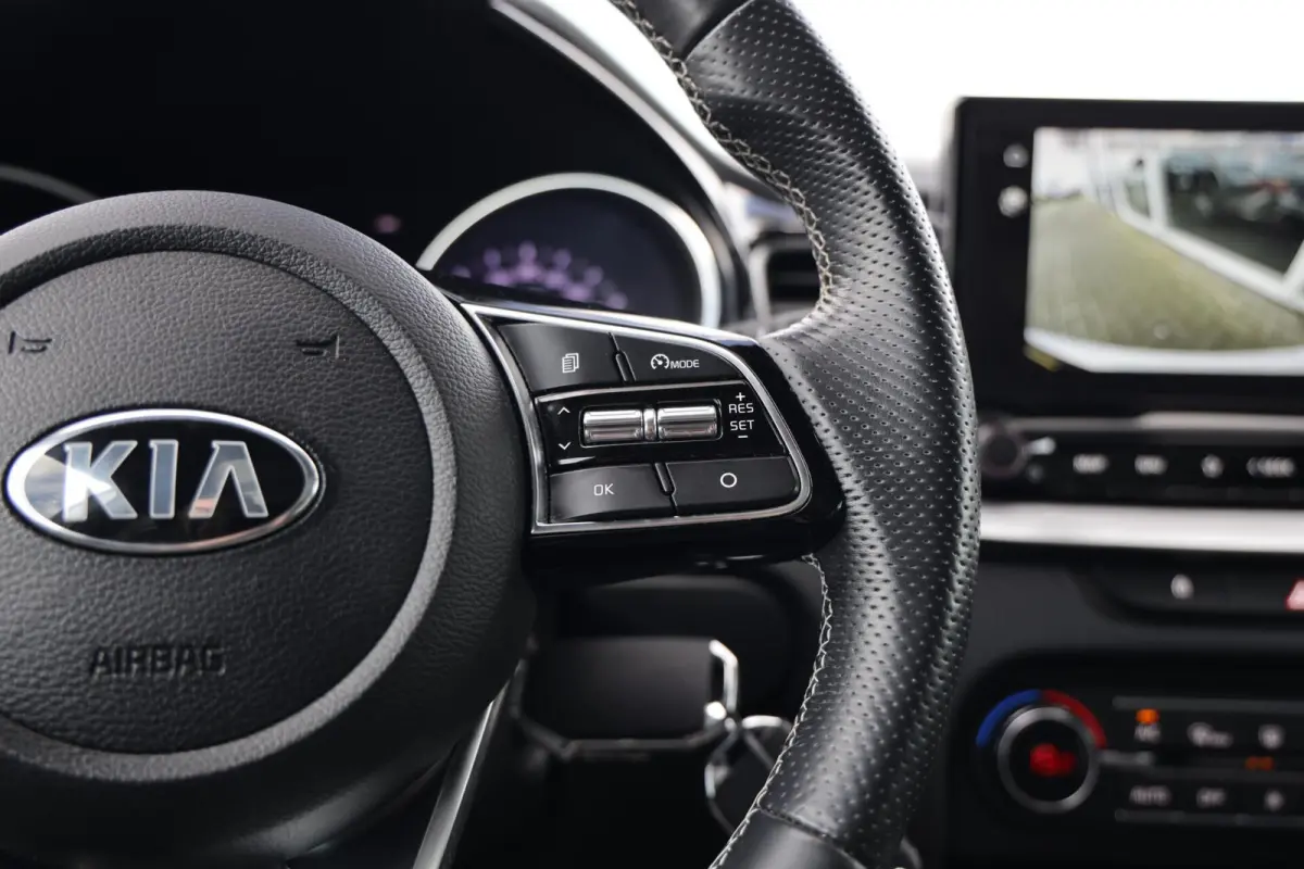1.0 T-GDI GT-Line|Panorama|Camera|Navi|Apple carplay/Android auto|