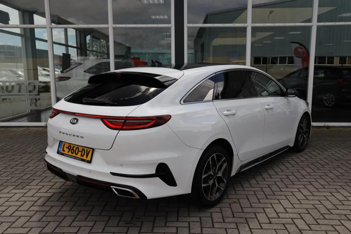 1.0 T-GDI GT-Line|Panorama|Camera|Navi|Apple carplay/Android auto|
