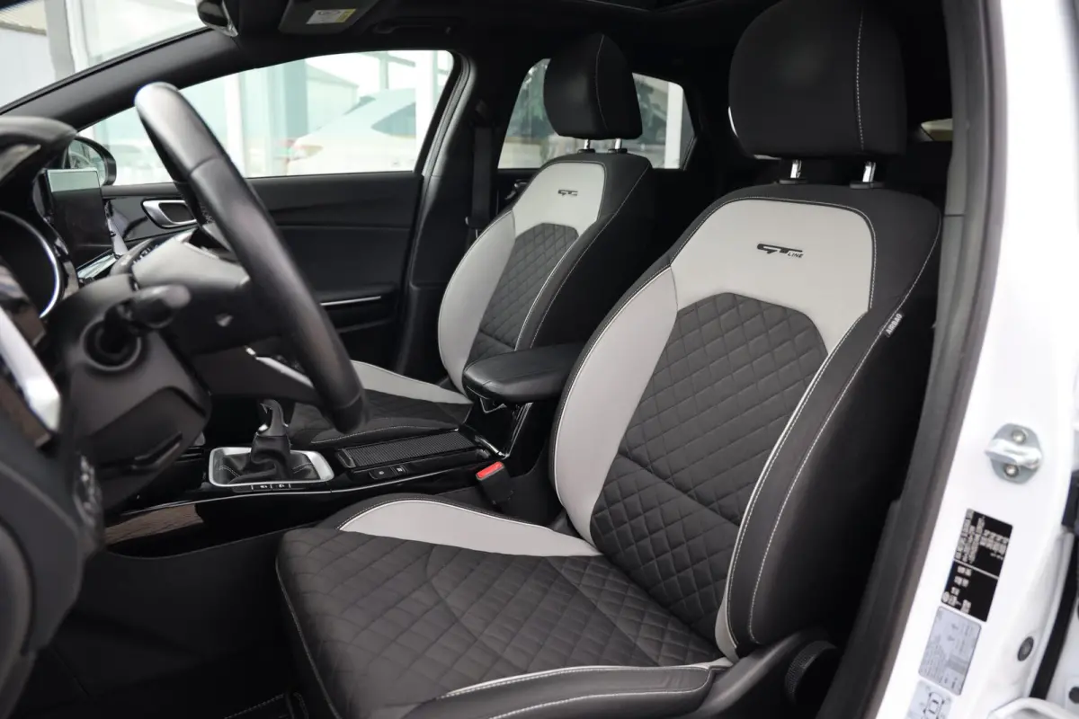 1.0 T-GDI GT-Line|Panorama|Camera|Navi|Apple carplay/Android auto|