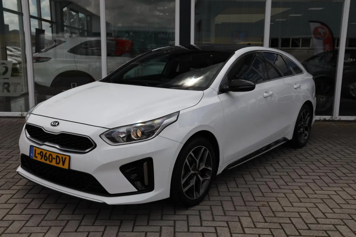 1.0 T-GDI GT-Line|Panorama|Camera|Navi|Apple carplay/Android auto|