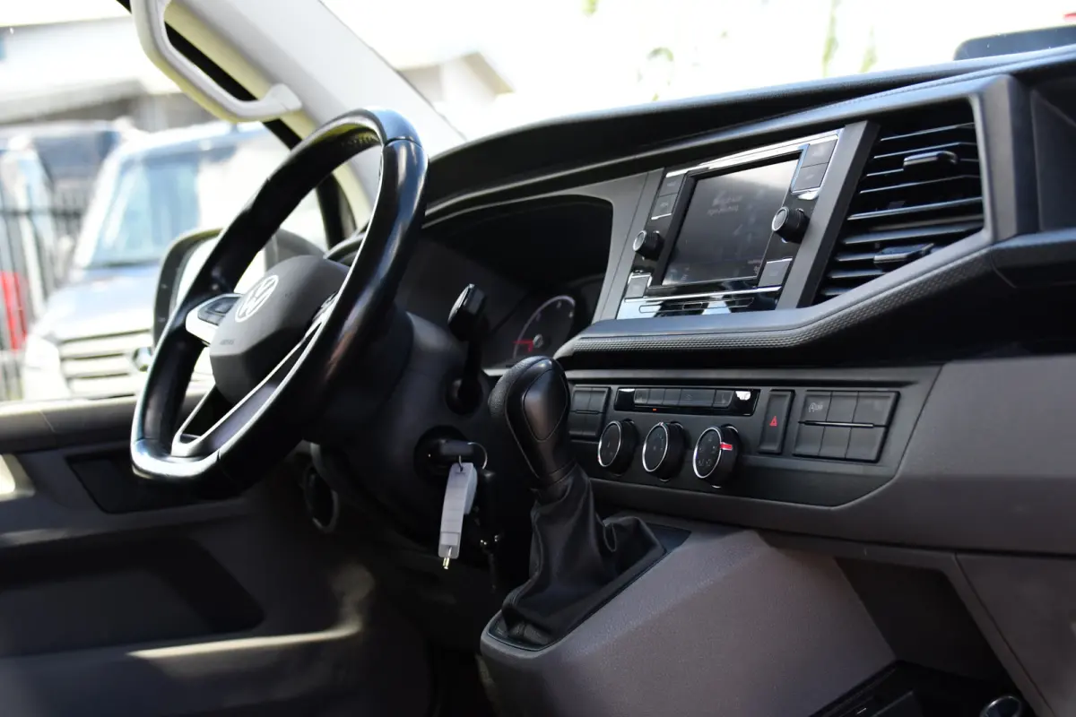 2.0 TDI L1H1 30 Bulli Edition Adaptieve Cruise, Camera, Carplay, LED, Stoelverwarming, Standkachel, 150pk, Trekhaak, Uniek!