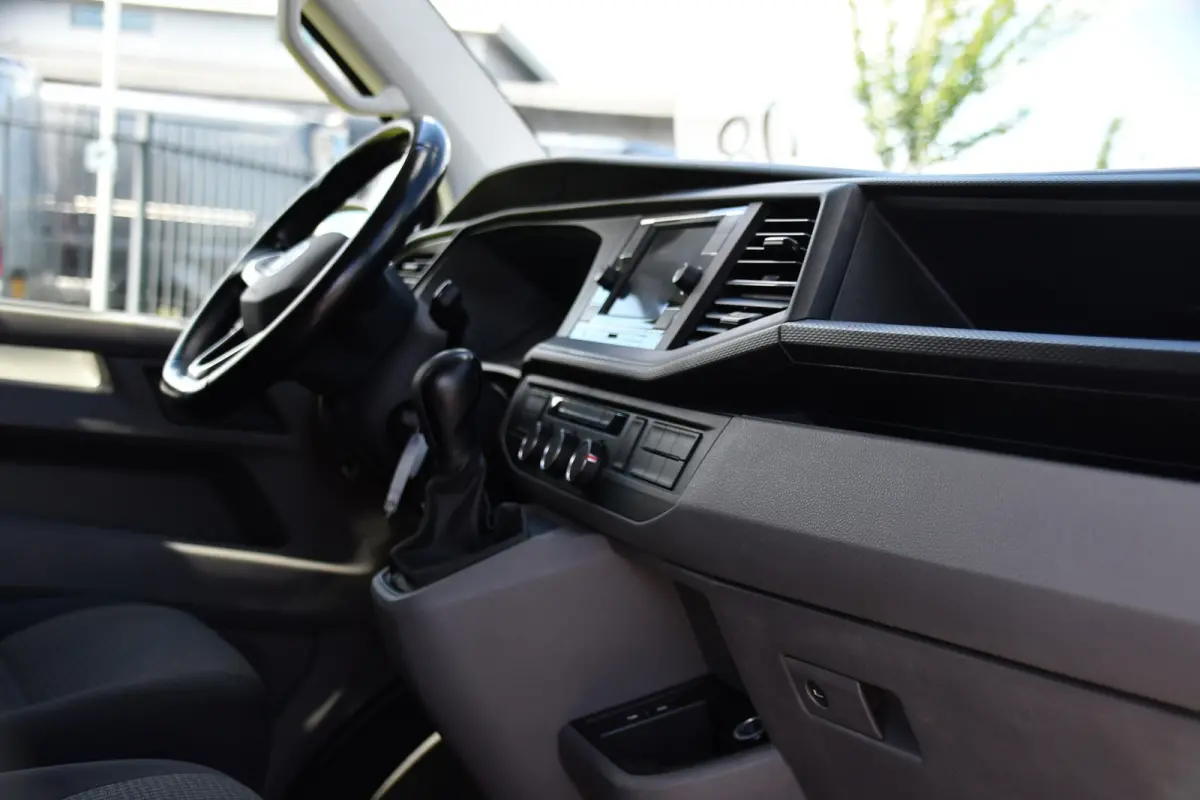 2.0 TDI L1H1 30 Bulli Edition Adaptieve Cruise, Camera, Carplay, LED, Stoelverwarming, Standkachel, 150pk, Trekhaak, Uniek!