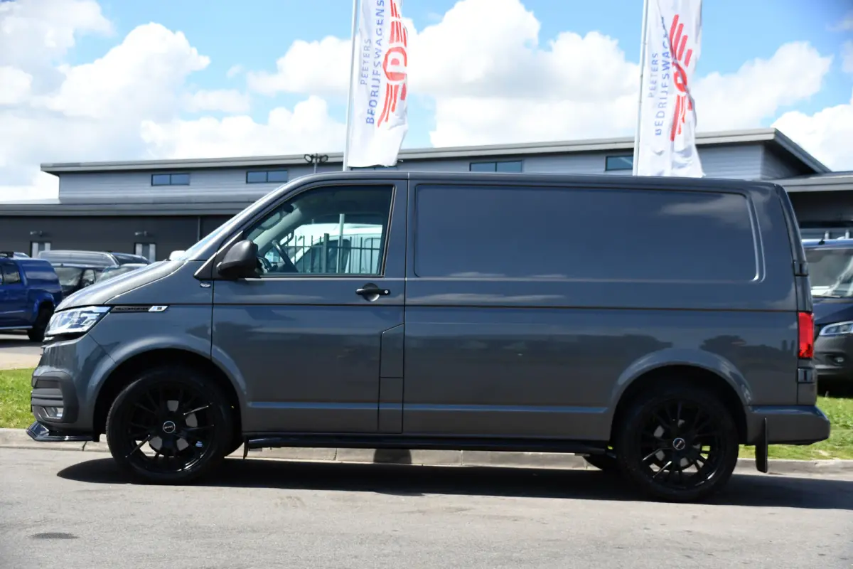 2.0 TDI L1H1 30 Bulli Edition Adaptieve Cruise, Camera, Carplay, LED, Stoelverwarming, Standkachel, 150pk, Trekhaak, Uniek!