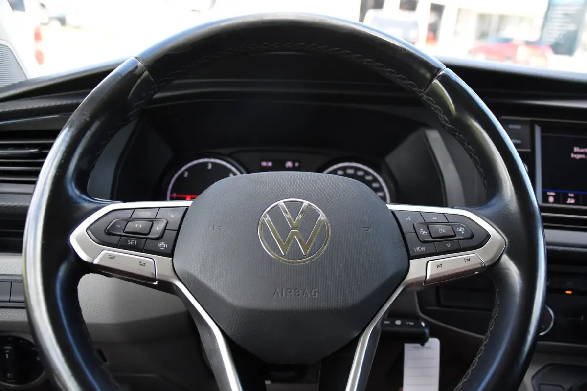 2.0 TDI L1H1 30 Bulli Edition Adaptieve Cruise, Camera, Carplay, LED, Stoelverwarming, Standkachel, 150pk, Trekhaak, Uniek!
