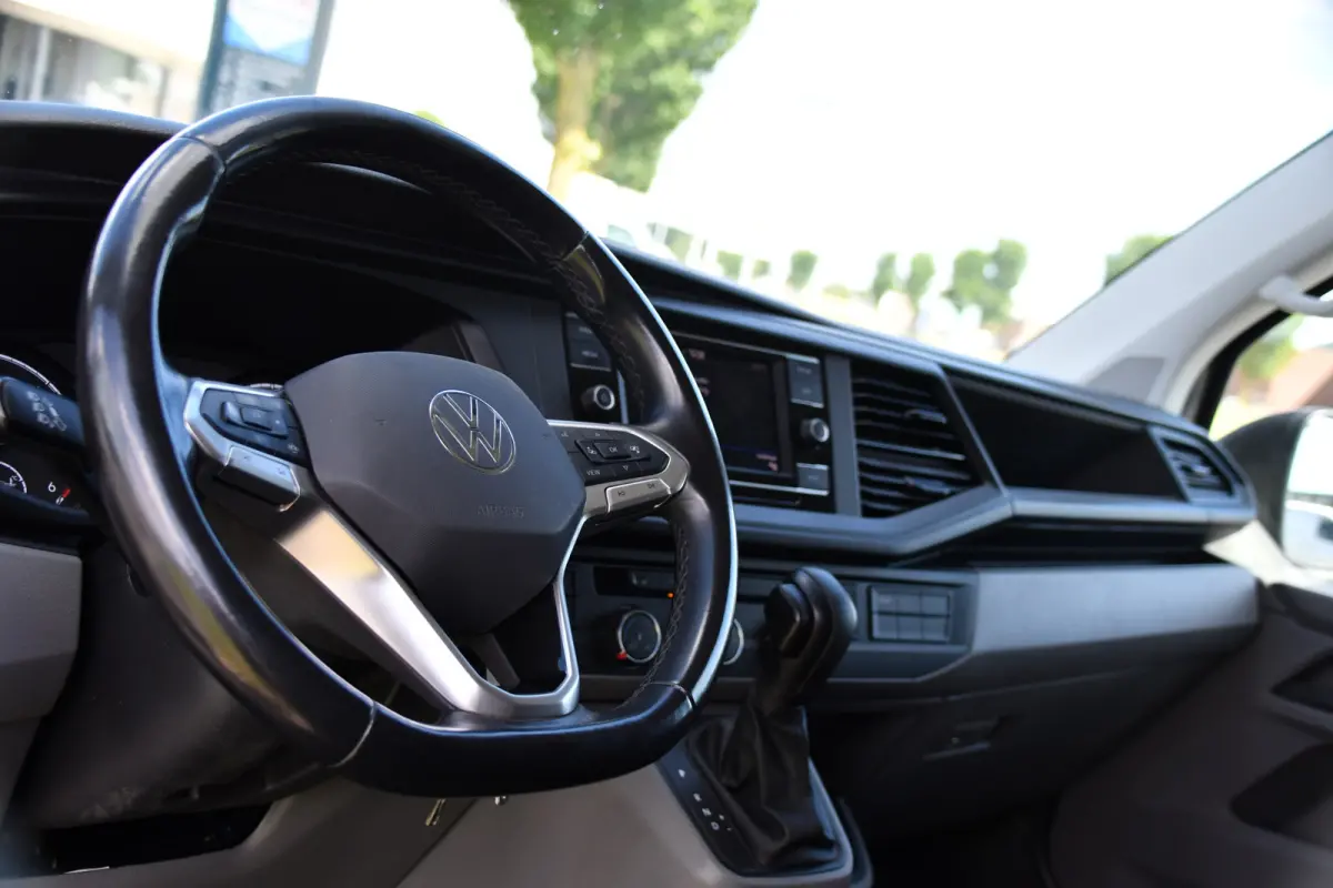 2.0 TDI L1H1 30 Bulli Edition Adaptieve Cruise, Camera, Carplay, LED, Stoelverwarming, Standkachel, 150pk, Trekhaak, Uniek!