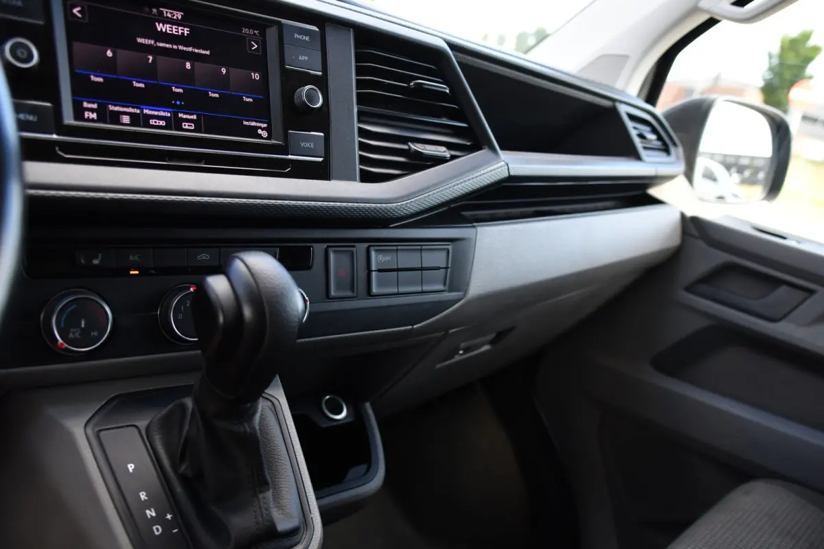 2.0 TDI L1H1 30 Bulli Edition Adaptieve Cruise, Camera, Carplay, LED, Stoelverwarming, Standkachel, 150pk, Trekhaak, Uniek!