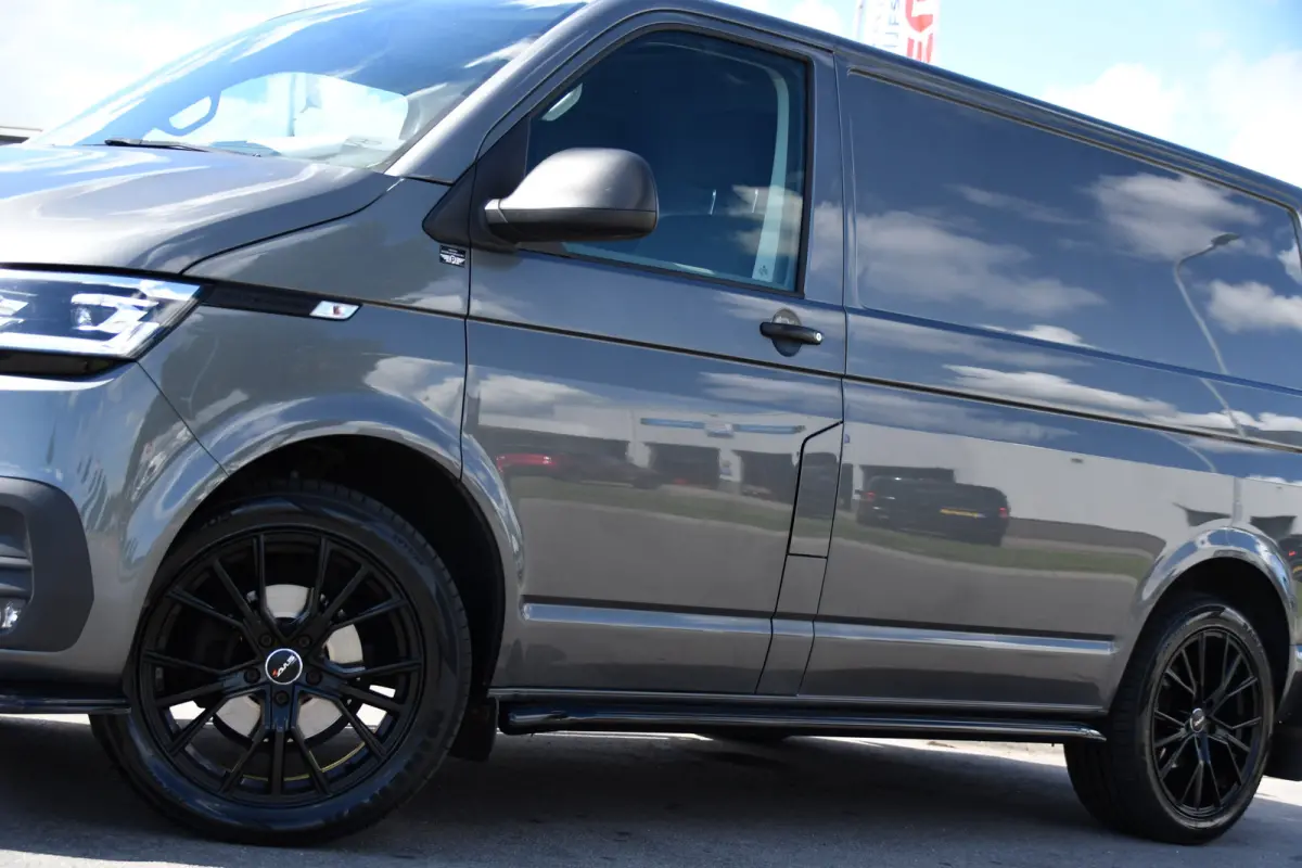 2.0 TDI L1H1 30 Bulli Edition Adaptieve Cruise, Camera, Carplay, LED, Stoelverwarming, Standkachel, 150pk, Trekhaak, Uniek!