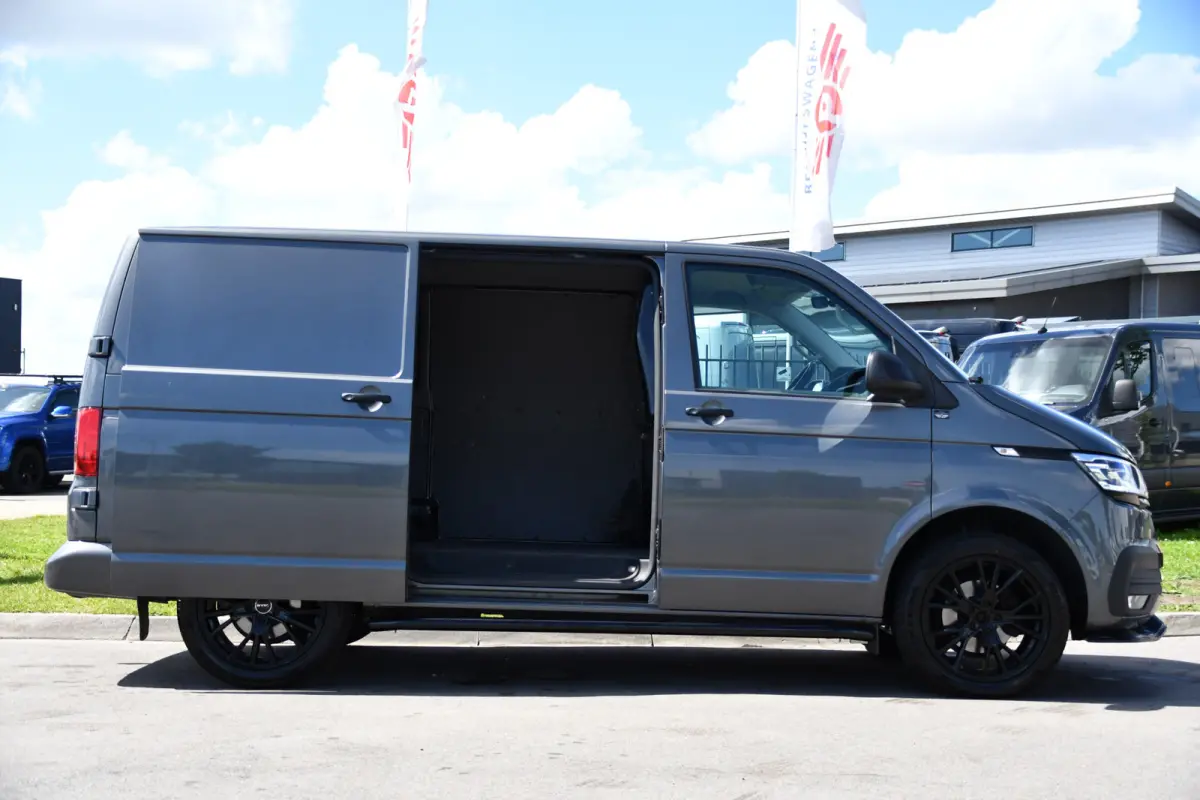 2.0 TDI L1H1 30 Bulli Edition Adaptieve Cruise, Camera, Carplay, LED, Stoelverwarming, Standkachel, 150pk, Trekhaak, Uniek!