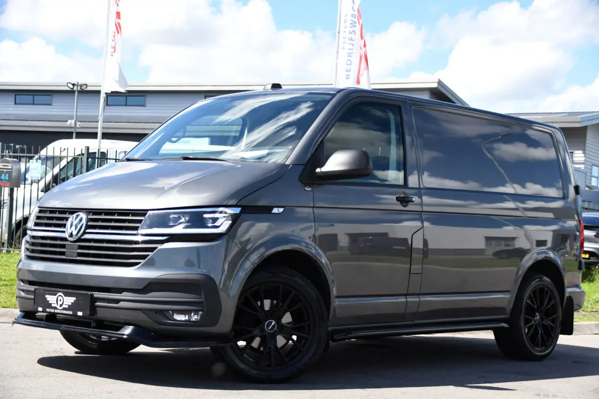 2.0 TDI L1H1 30 Bulli Edition Adaptieve Cruise, Camera, Carplay, LED, Stoelverwarming, Standkachel, 150pk, Trekhaak, Uniek!