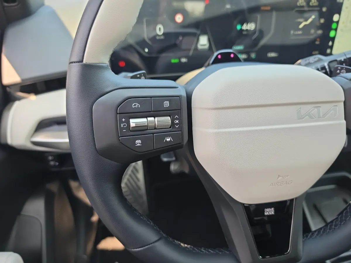 GT-Line Business Edition 81.4 kWh | Keyless | Adaptive cruise control | Stoel + Stuur verwarming | Navigatie | Apple Carplay/Android Auto