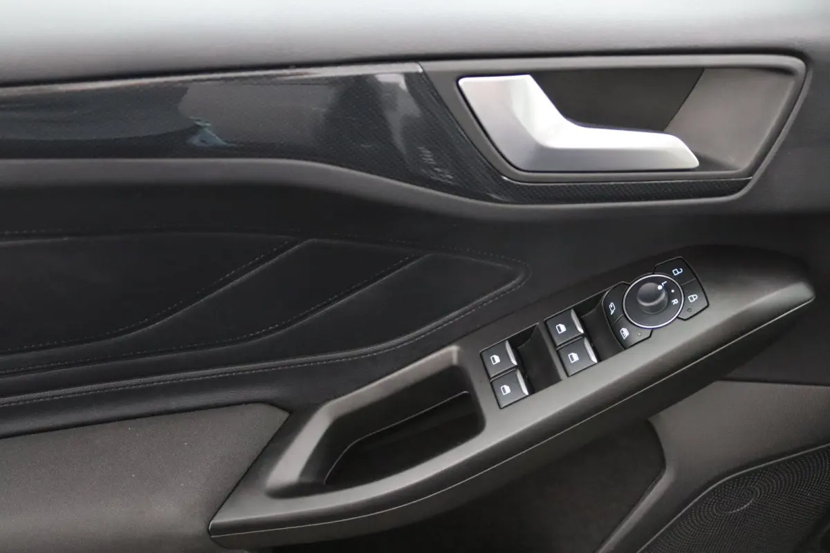 1.0 EcoBoost 155pk Automaat Hybrid ST Line | Winterpack | Navigatie | CarPlay/Android Auto | Cruise Control | LED | DAB | Sync 4 | Groot Scherm