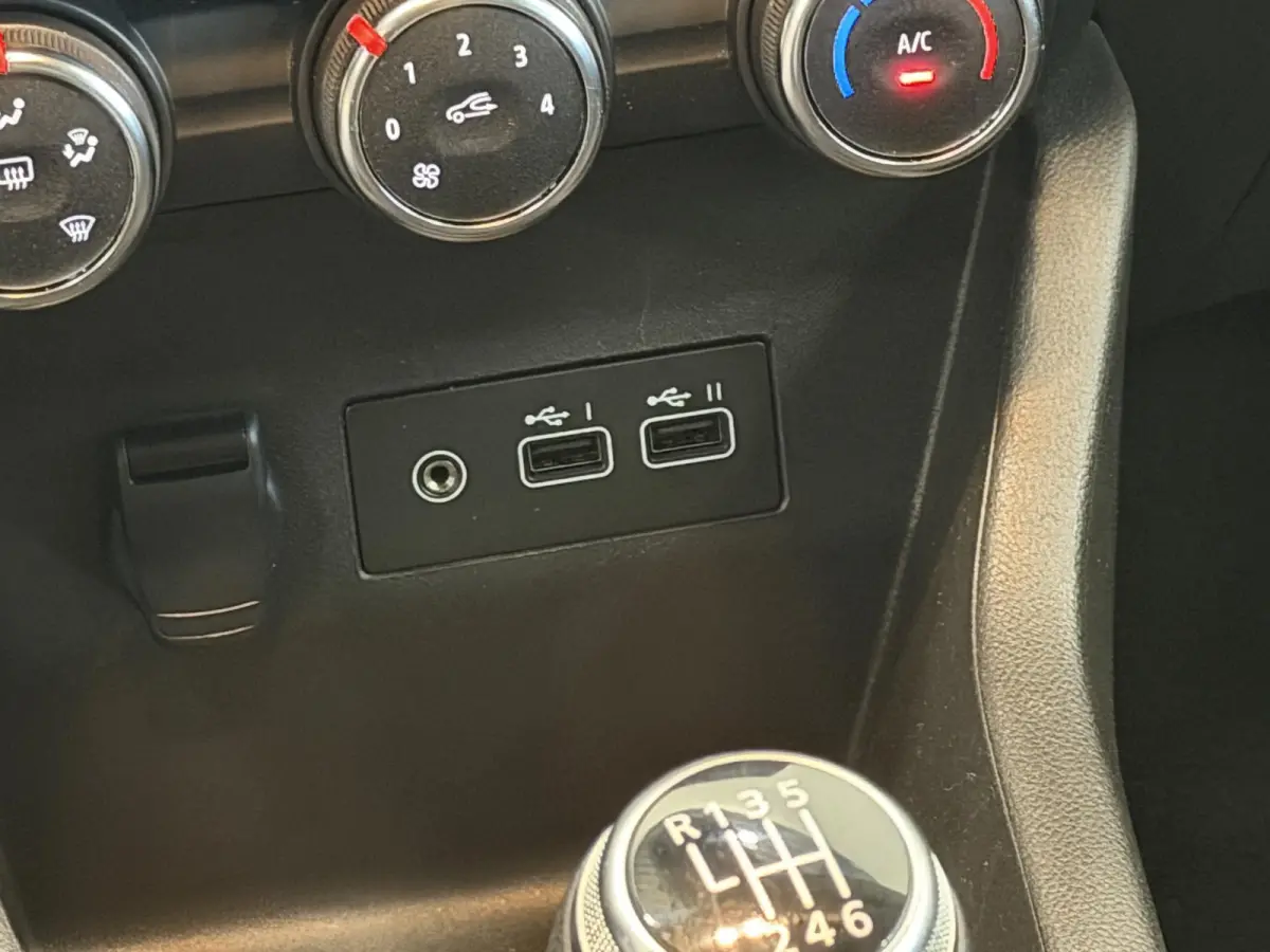 1.0 TCe 90 Equilibre Airco Navigatie Cruise Control Full LED Carplay Premium Color NL Auto met historie!