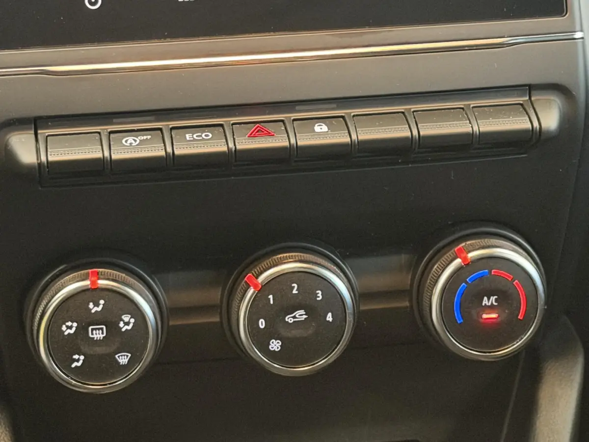 1.0 TCe 90 Equilibre Airco Navigatie Cruise Control Full LED Carplay Premium Color NL Auto met historie!