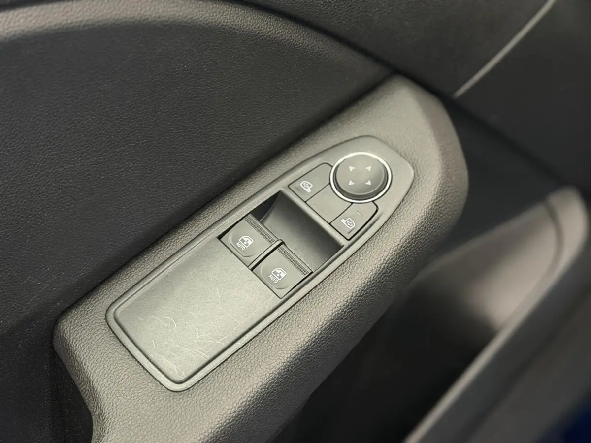 1.0 TCe 90 Equilibre Airco Navigatie Cruise Control Full LED Carplay Premium Color NL Auto met historie!