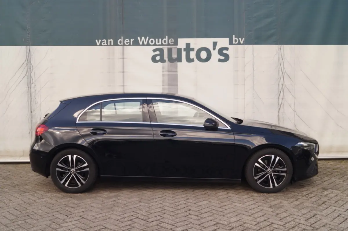 180 Automaat Luxury Line -LED-ECC-PDC-CAM-