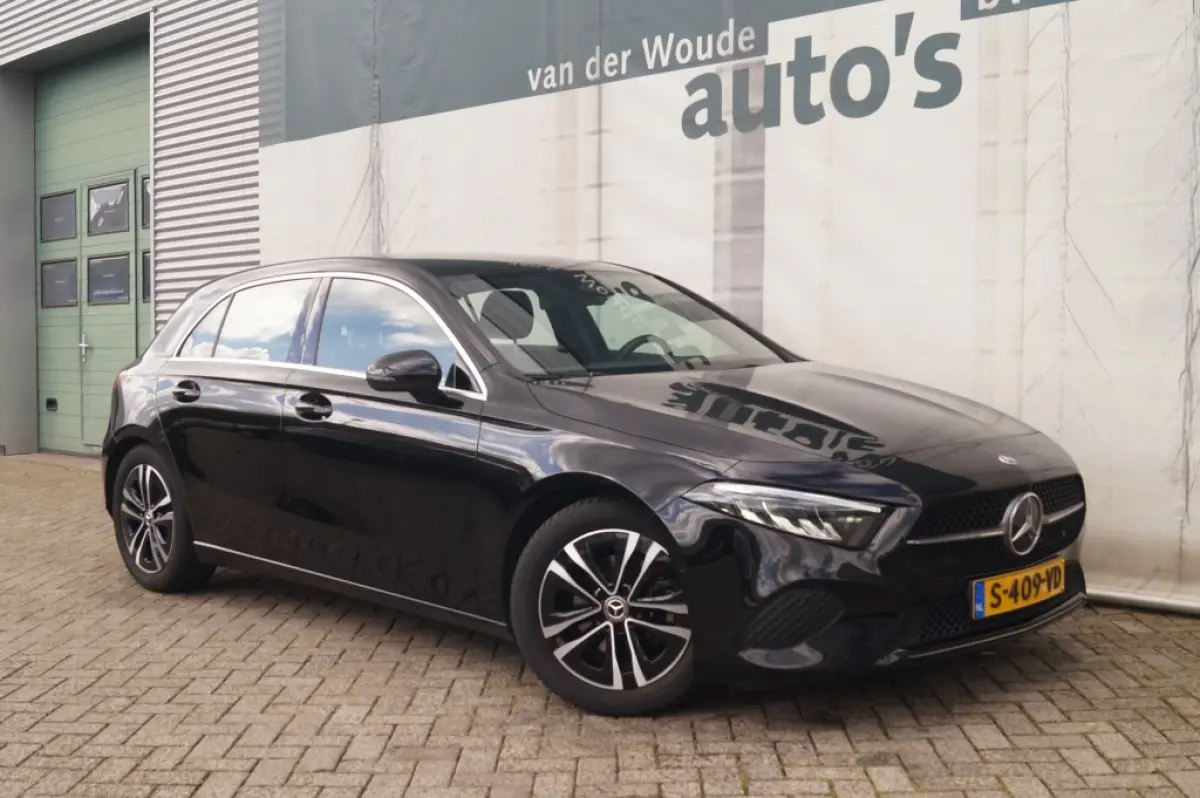180 Automaat Luxury Line -LED-ECC-PDC-CAM-