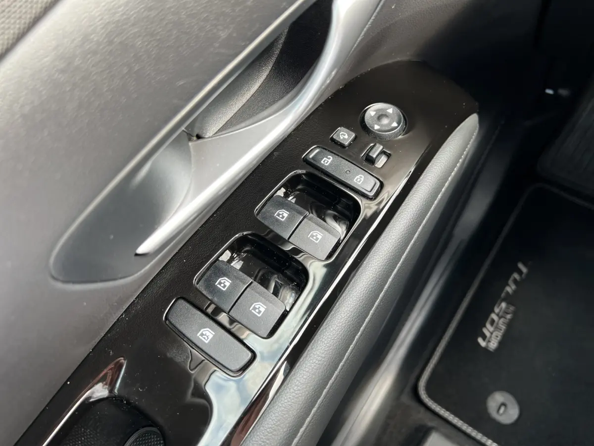 1.6 T-GDI 265pk PHEV Comfort Smart 4WD | Climate | Camera | Carplay | Keyless | Navigatie | Full - Led | Elek. Klep | Winterpakket | 19" Lichtmetaal | Krell Audio | Digitale Cockpit | Parkee