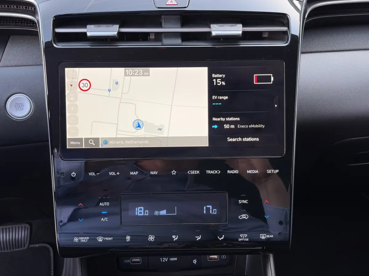 1.6 T-GDI 265pk PHEV Comfort Smart 4WD | Climate | Camera | Carplay | Keyless | Navigatie | Full - Led | Elek. Klep | Winterpakket | 19" Lichtmetaal | Krell Audio | Digitale Cockpit | Parkee