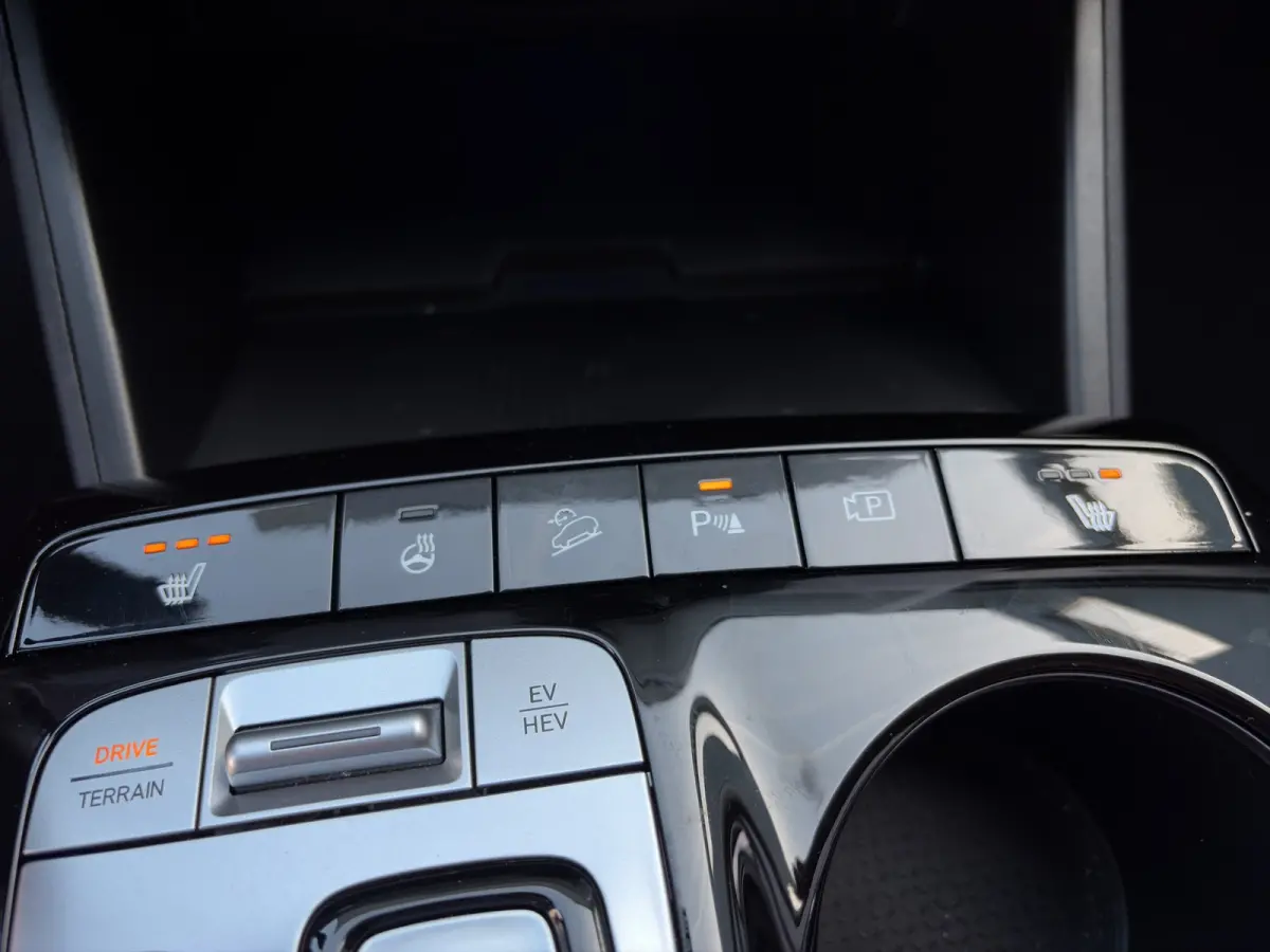 1.6 T-GDI 265pk PHEV Comfort Smart 4WD | Climate | Camera | Carplay | Keyless | Navigatie | Full - Led | Elek. Klep | Winterpakket | 19" Lichtmetaal | Krell Audio | Digitale Cockpit | Parkee
