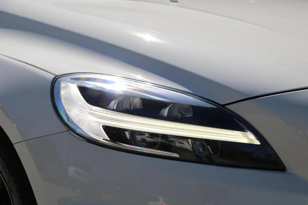 2.0 T4 |R-Design| 190PK Standkachel Trekhaak Navi Led Stoelverwarming Sportzetels Leer/Alcantara 18'Inch Pdc BJ2017