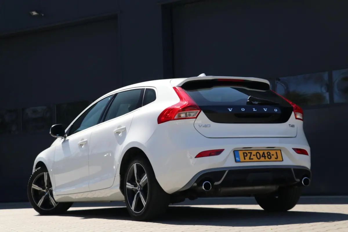 2.0 T4 |R-Design| 190PK Standkachel Trekhaak Navi Led Stoelverwarming Sportzetels Leer/Alcantara 18'Inch Pdc BJ2017