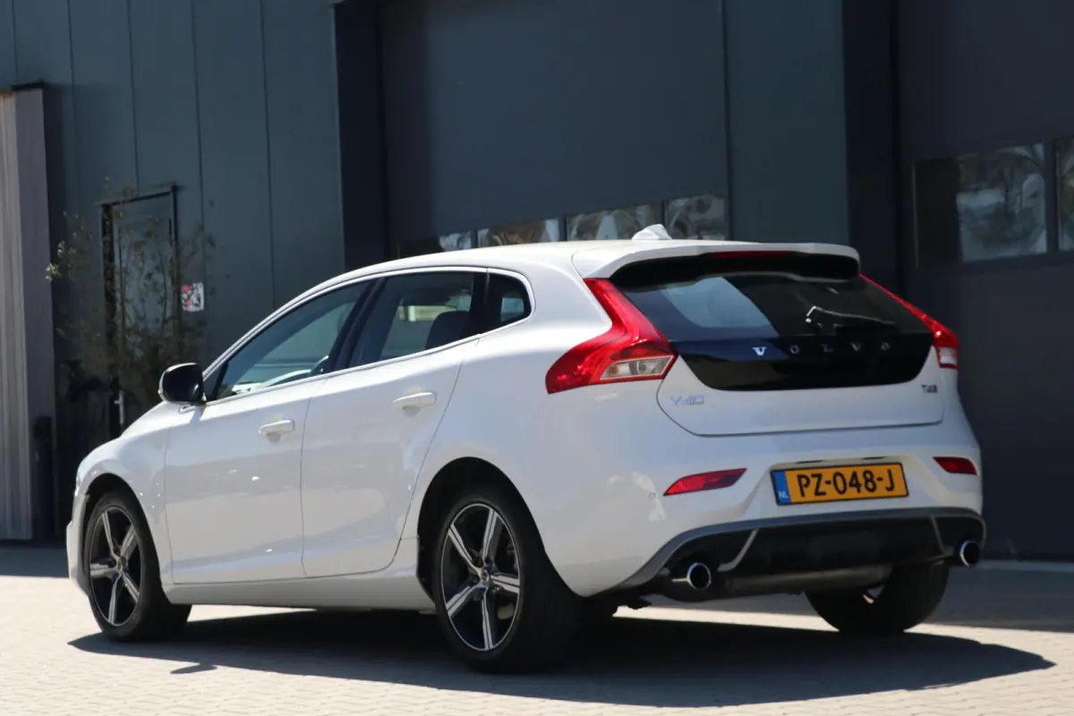 2.0 T4 |R-Design| 190PK Standkachel Trekhaak Navi Led Stoelverwarming Sportzetels Leer/Alcantara 18'Inch Pdc BJ2017