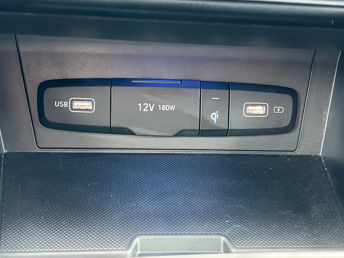 1.6 T-GDI PHEV Comfort Smart 4WD | Climate | Camera | Carplay | Keyless | Navigatie | Full - Led | Elek. Klep | Winterpakket | 19" Lichtmetaal | Digitale Cockpit | Parkeer Assistent | Adapt.