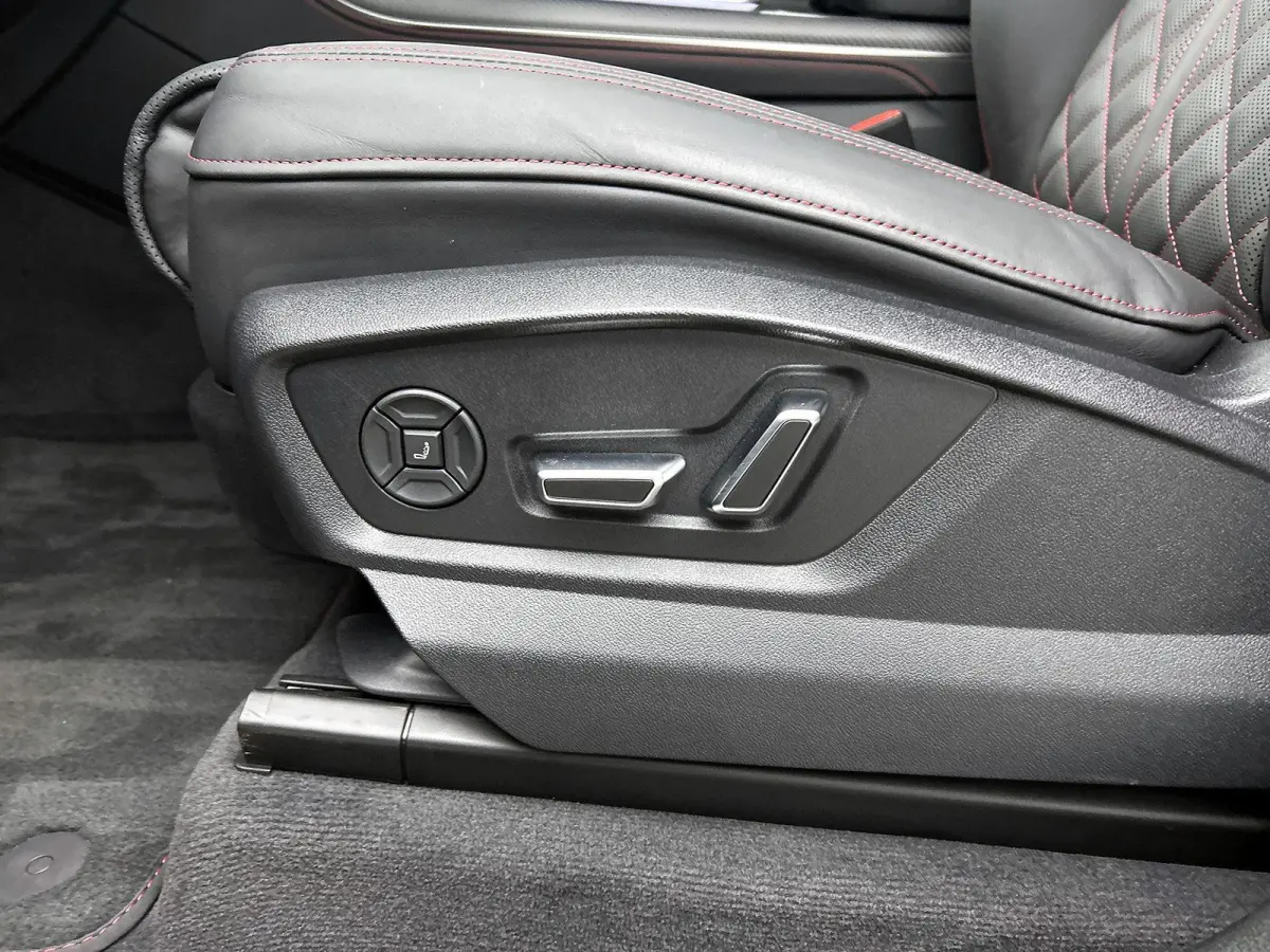 60 TFSI e quattro Pro Line S Competition 490 PK | S-line | 360 Camera | Panoramadak | Vierwielbesturing | Bang & Olufsen Advanced 3D | Climate Control | Navigatie | Trekhaak | Stoelverwarmin