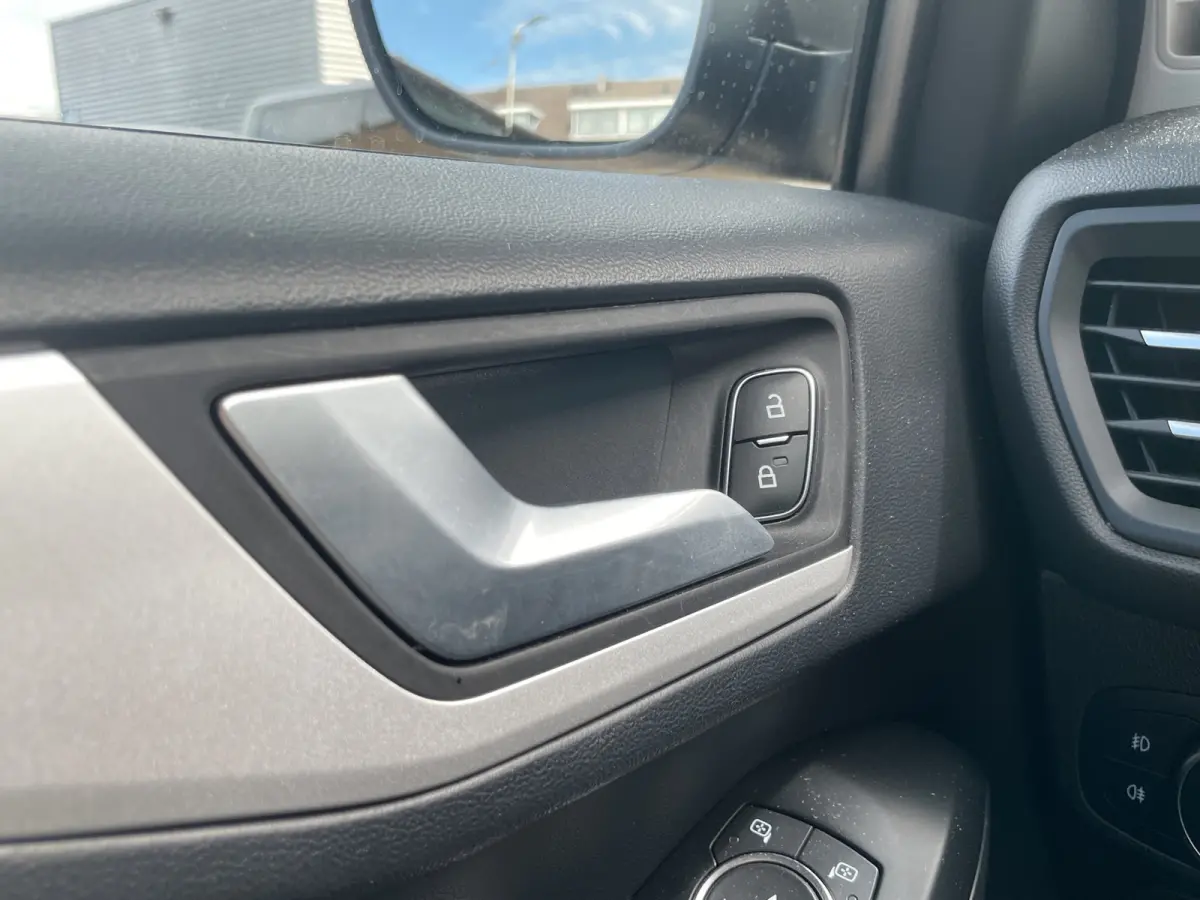 1.0 Trend | Climate Control | Apple Carplay | 17 inch | Cruise Control | Navigatie |