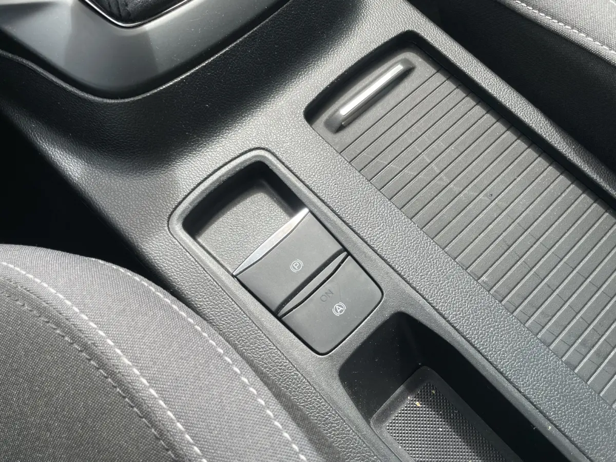 1.0 Trend | Climate Control | Apple Carplay | 17 inch | Cruise Control | Navigatie |