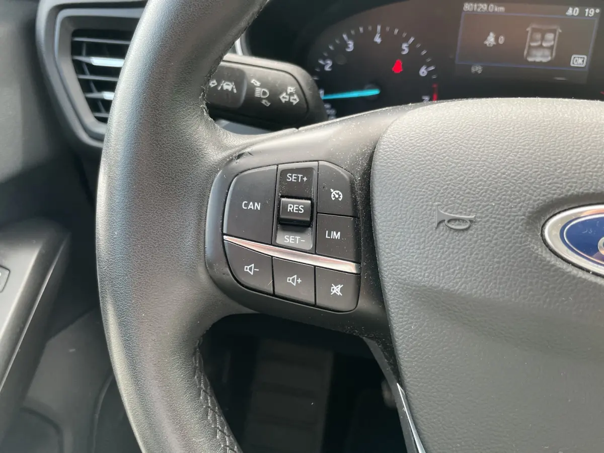 1.0 Trend | Climate Control | Apple Carplay | 17 inch | Cruise Control | Navigatie |