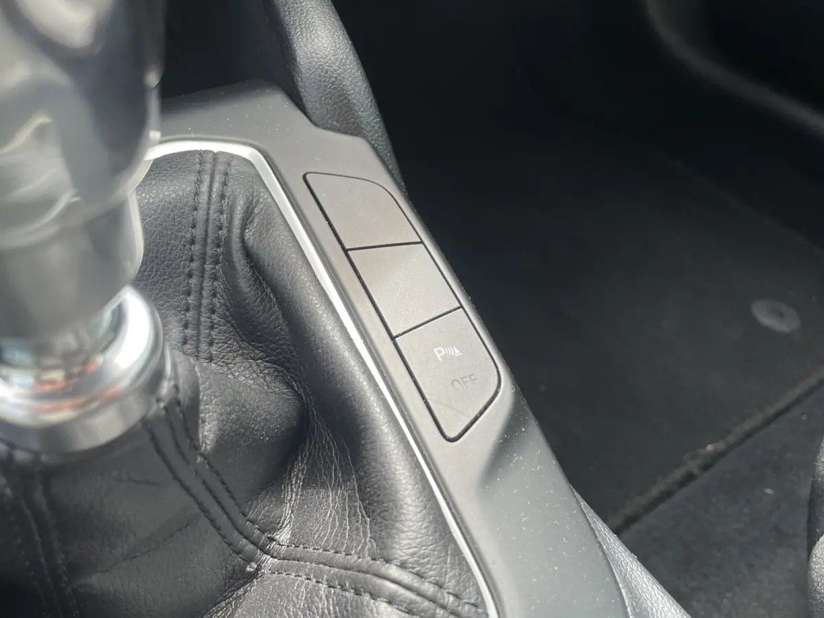1.0 Trend | Climate Control | Apple Carplay | 17 inch | Cruise Control | Navigatie |
