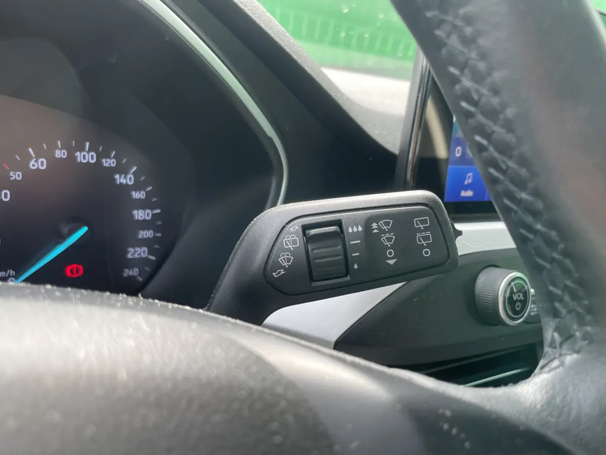 1.0 Trend | Climate Control | Apple Carplay | 17 inch | Cruise Control | Navigatie |
