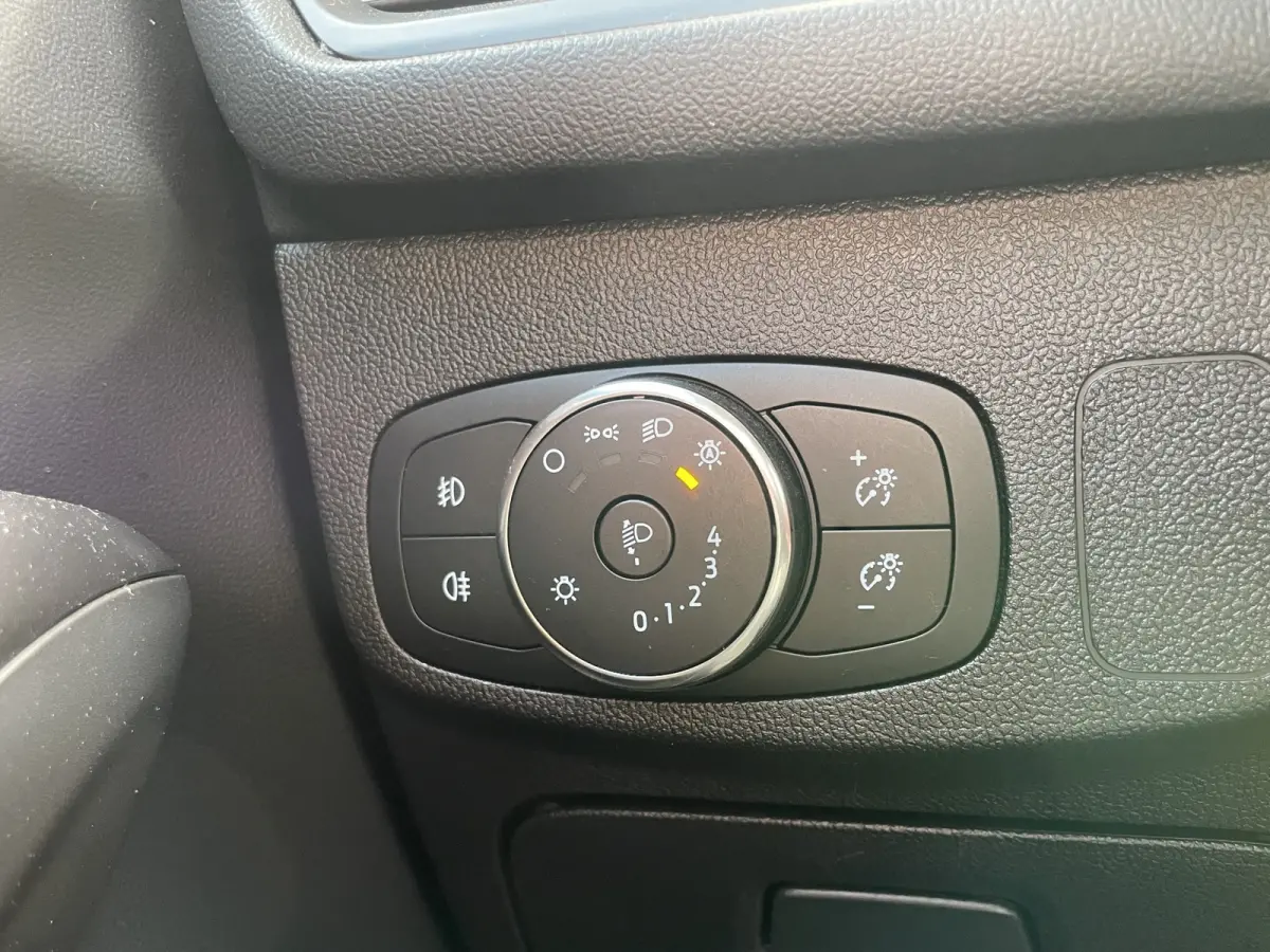 1.0 Trend | Climate Control | Apple Carplay | 17 inch | Cruise Control | Navigatie |