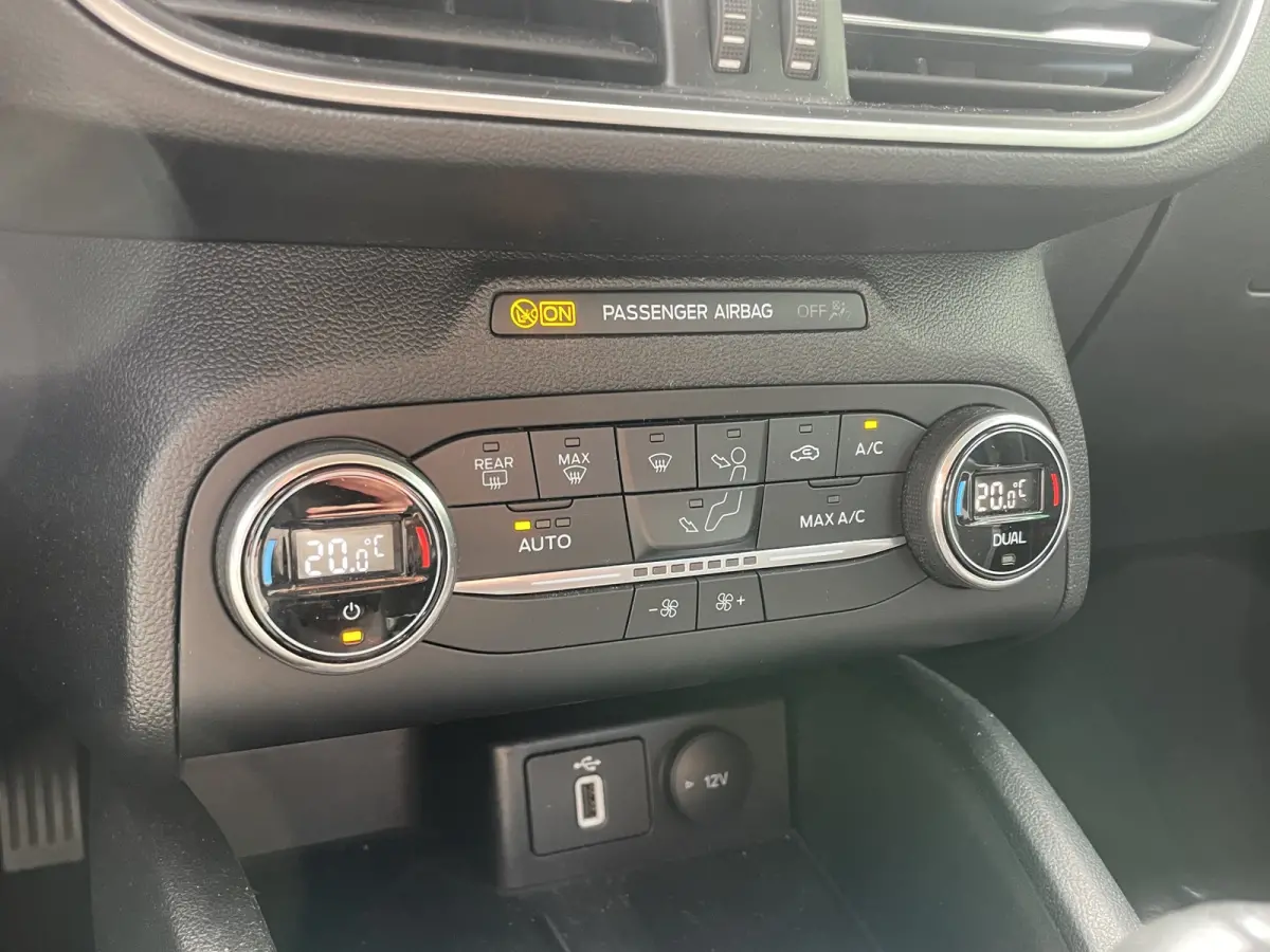 1.0 Trend | Climate Control | Apple Carplay | 17 inch | Cruise Control | Navigatie |