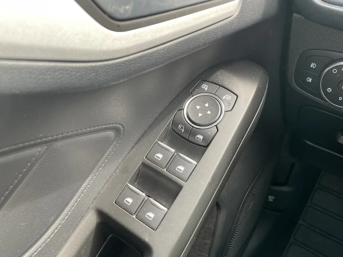1.0 Trend | Climate Control | Apple Carplay | 17 inch | Cruise Control | Navigatie |