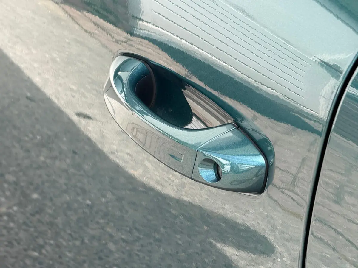 1.2 Allure/CARPLAY/CAMERA/KEYLESS/PARKS/NAVI