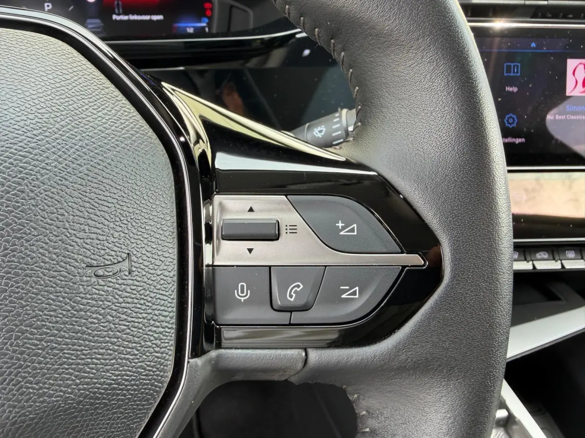 1.2 Allure/CARPLAY/CAMERA/KEYLESS/PARKS/NAVI
