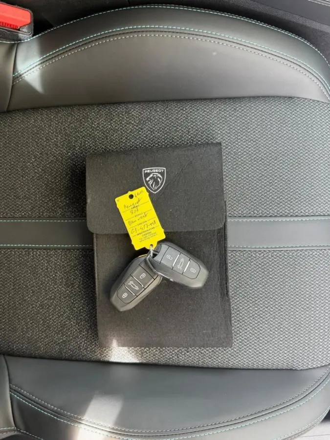 1.2 Allure/CARPLAY/CAMERA/KEYLESS/PARKS/NAVI