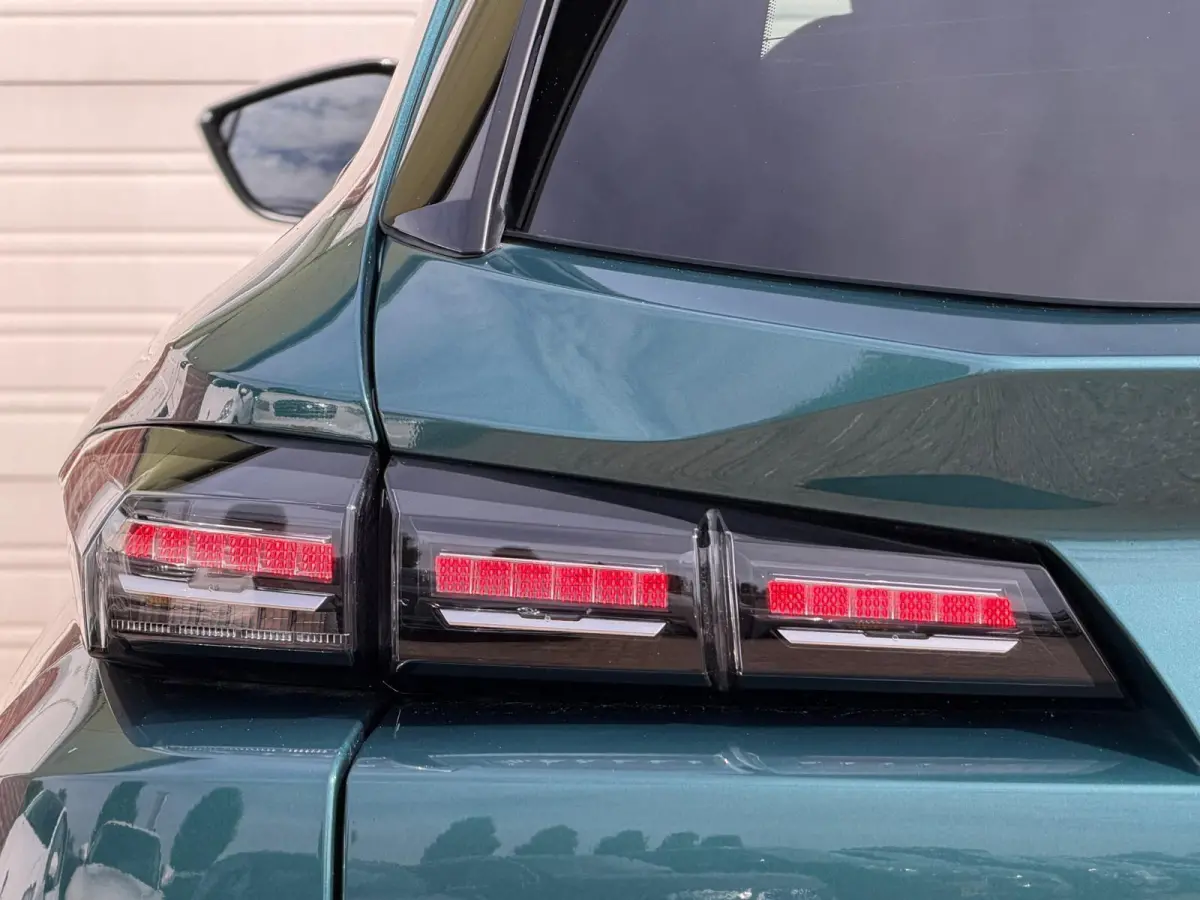 1.2 Allure/CARPLAY/CAMERA/KEYLESS/PARKS/NAVI