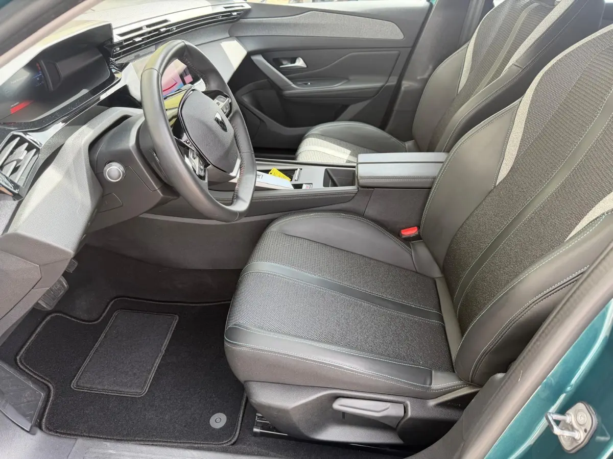1.2 Allure/CARPLAY/CAMERA/KEYLESS/PARKS/NAVI