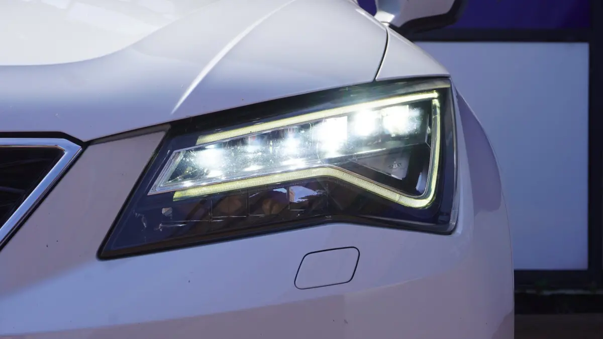 1.4 EcoTSI Xcellence TOP KWALITEIT 150PK+VOL-LEDER+XENON+NAVI+CAMERA+18"LMV = ZOMER AKTIE !