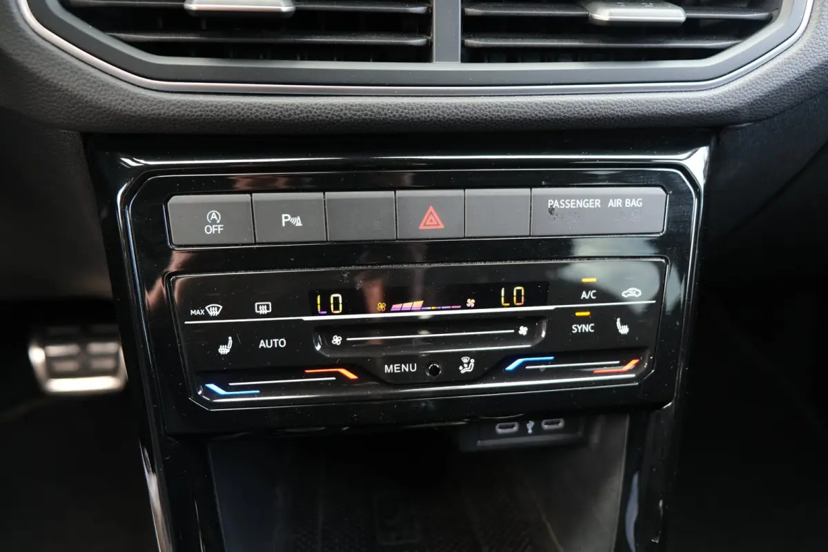 1.0 TSI 2x R-Line DSG Facelift IQ Led Virtual Navi Trekhaak Cam ACC