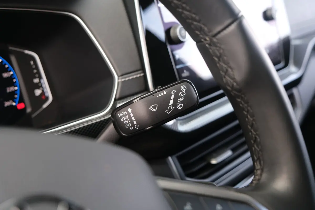 1.0 TSI 2x R-Line DSG Facelift IQ Led Virtual Navi Trekhaak Cam ACC