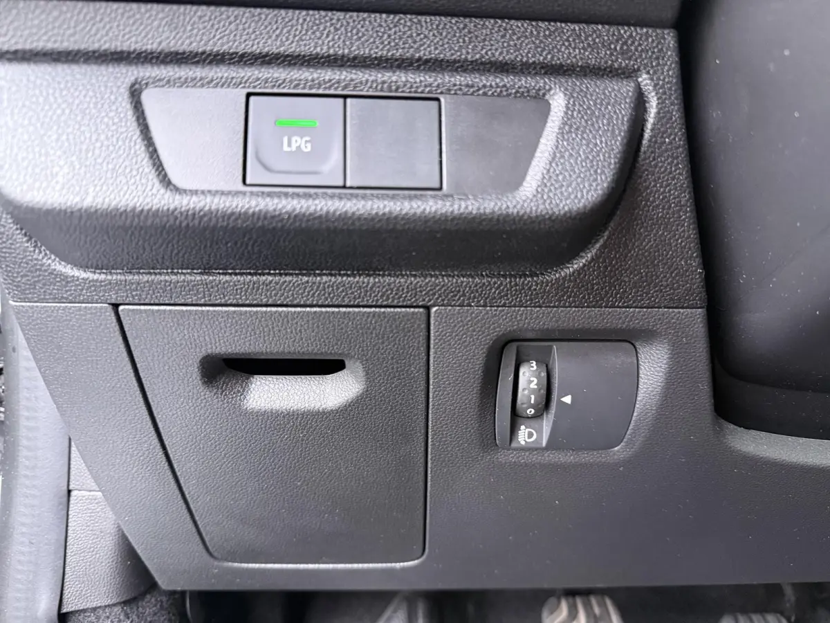 ECO-G 100 Expression | Climate Control | Parkeercamera |