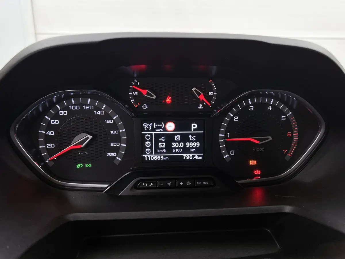 Long 1.2 131PK Automaat GT 7pers. * Distributie vv.bij 95Dkm * / Trekhaak / Airco-ecc. / Pdc+Camera / Navigatie / 2xSchuifdeur / Apk 03-2027