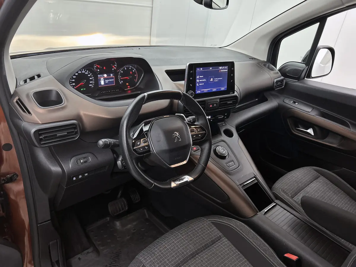 Long 1.2 131PK Automaat GT 7pers. * Distributie vv.bij 95Dkm * / Trekhaak / Airco-ecc. / Pdc+Camera / Navigatie / 2xSchuifdeur / Apk 03-2027